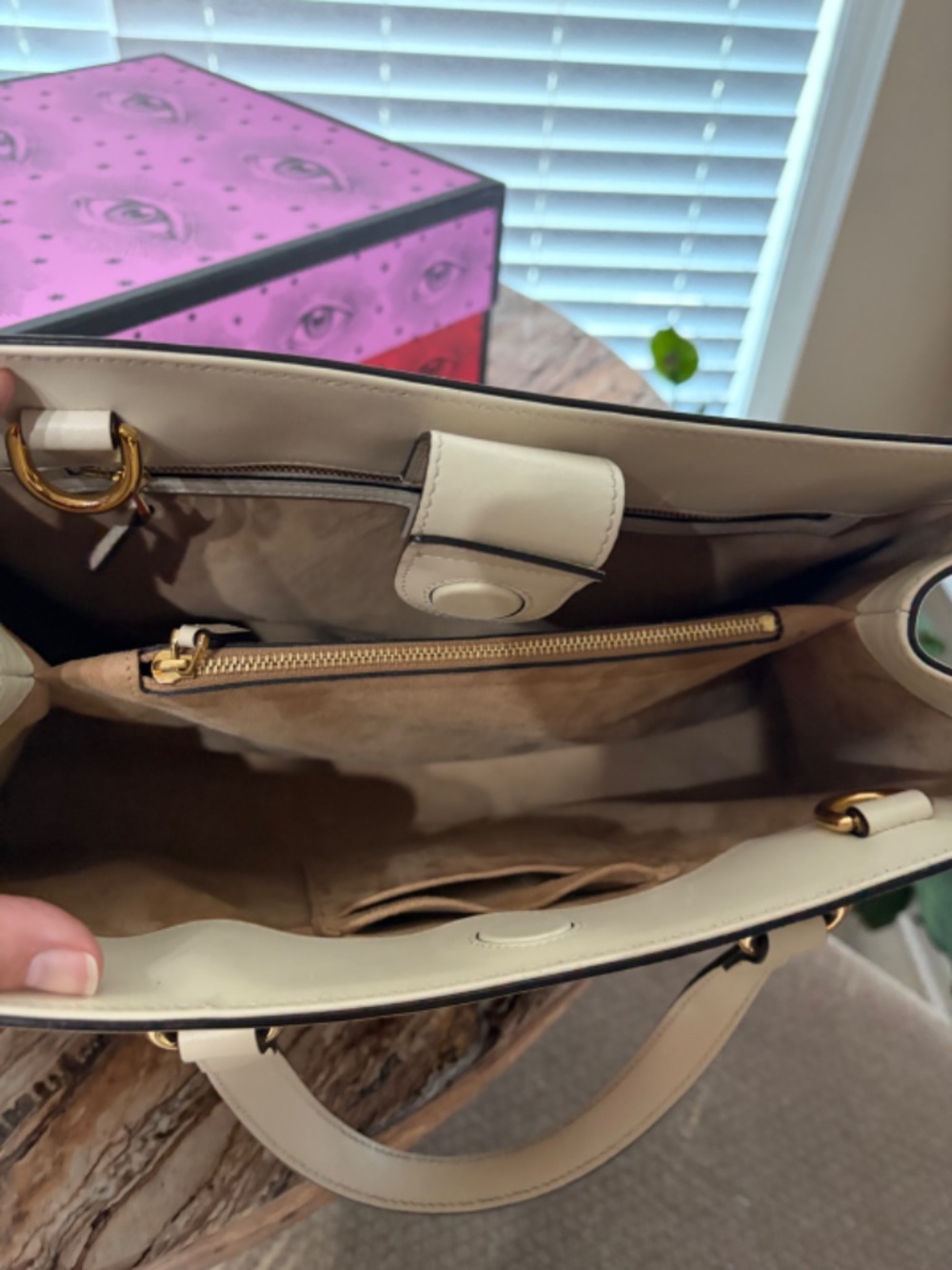 Gucci Handbag - Picture 7 of 7